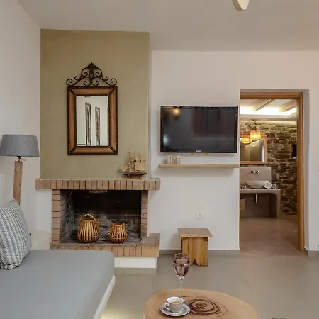 Flora's With Plunge Pool * Agkidia