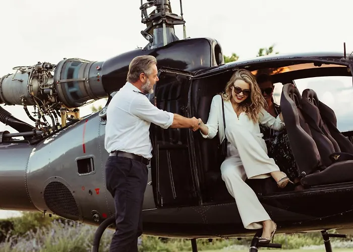 Flora's With Plunge Pool Agkidia