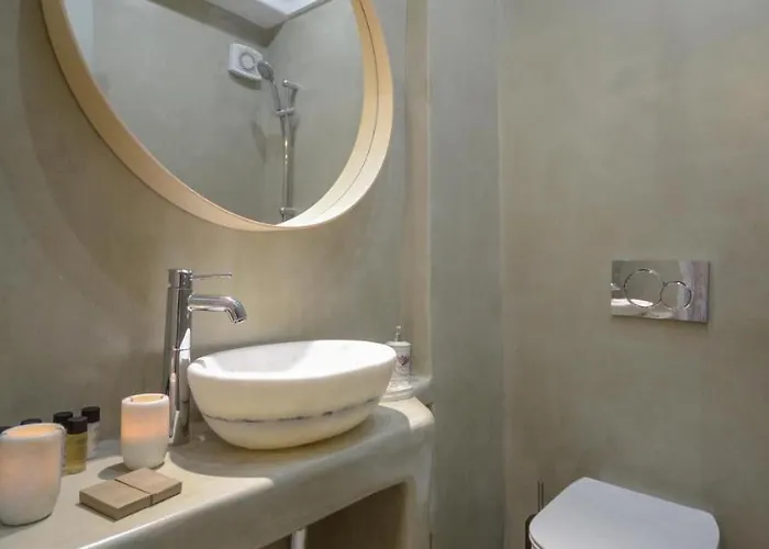 Flora's With Plunge Pool Agkidia