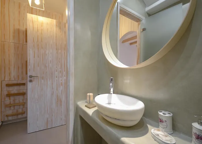 Flora's With Plunge Pool Hébergement de vacances Agkidia