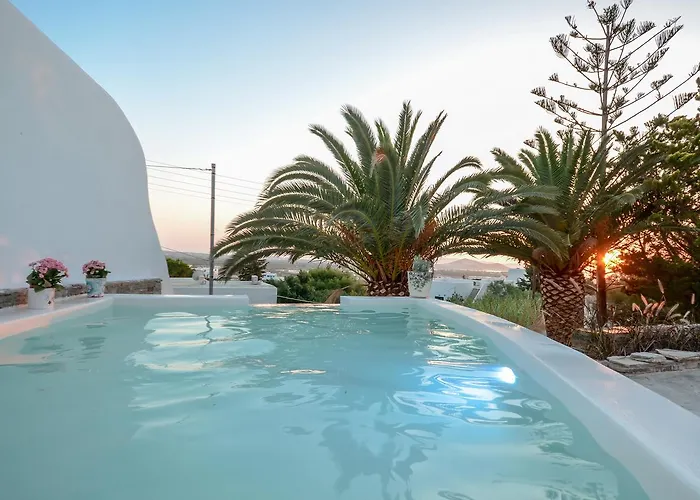 Flora's With Plunge Pool Hébergement de vacances Agkidia