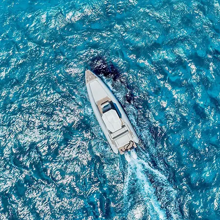 Semesterbostad Flora's With Plunge Pool Agkidia