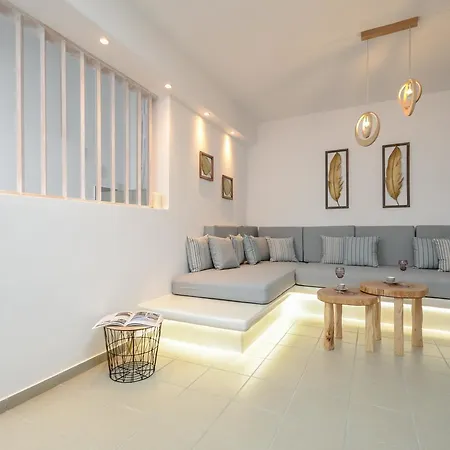 Flora's With Plunge Pool * Agkidia