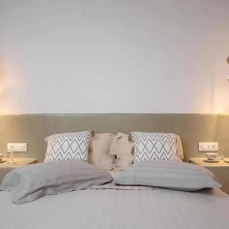 Tatil Evi Flora's With Plunge Pool Agkidia