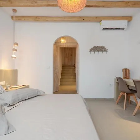 Semesterbostad Flora's With Plunge Pool *